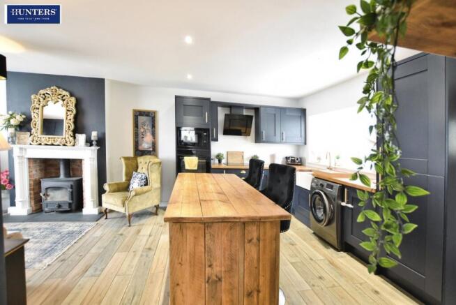 Kitchen / Lounge / Diner