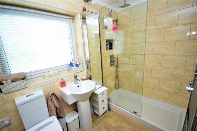 SHOWER ROOM