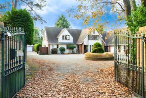 Langano House, Winkfield Road, North Ascot, Ascot SL5 7LP