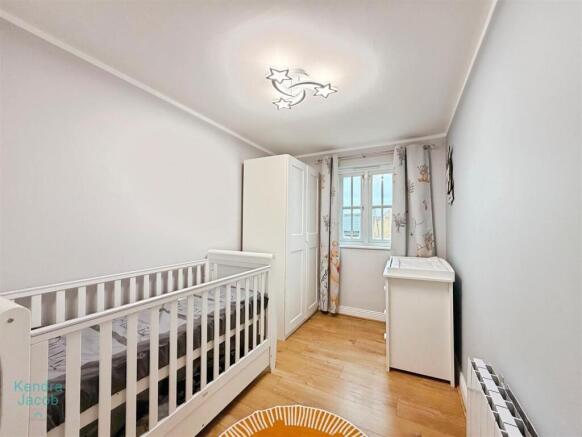 2 bed Apartment for sale Image 11