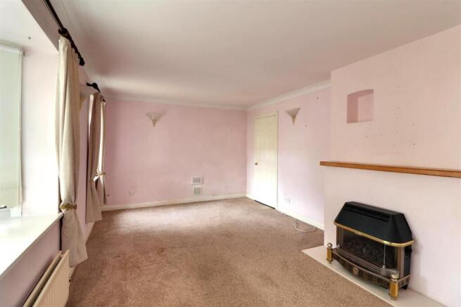 Rosedale Avenue, Stonehouse photo 4