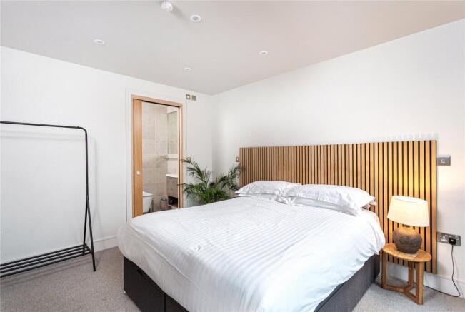 2 bed Flat for sale Image 9