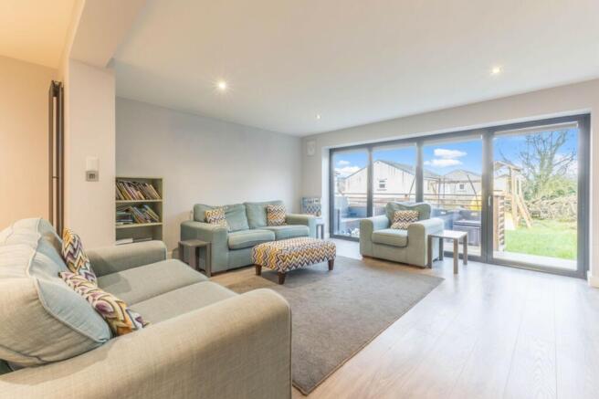 KITCHEN / LIVING AREA