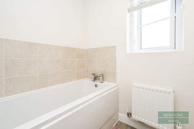 4 bed Detached for sale Image 12