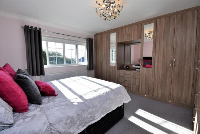Rawfield Lane, Fairburn (14)Main Bedroom