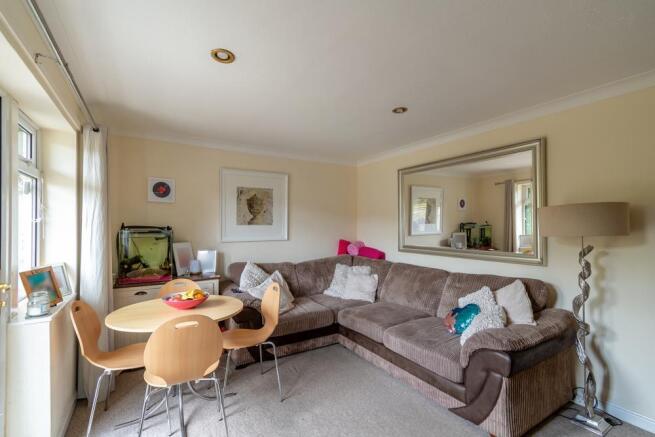 25 Mayfield-11 EDIT living 2.jpg