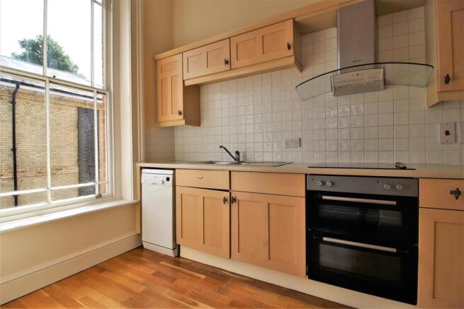 Kitchen (2).JPG
