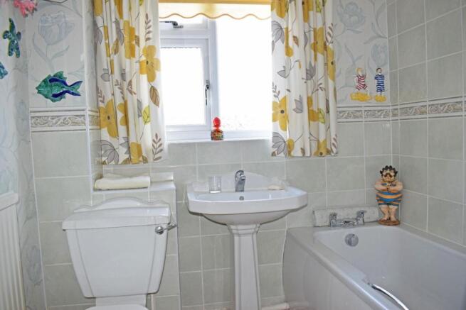 21 Tollhouse Road, bathroom.jpg
