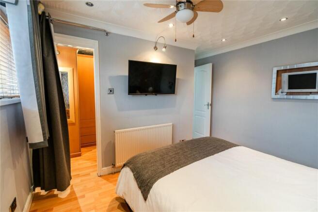Bedroom 1 (2)