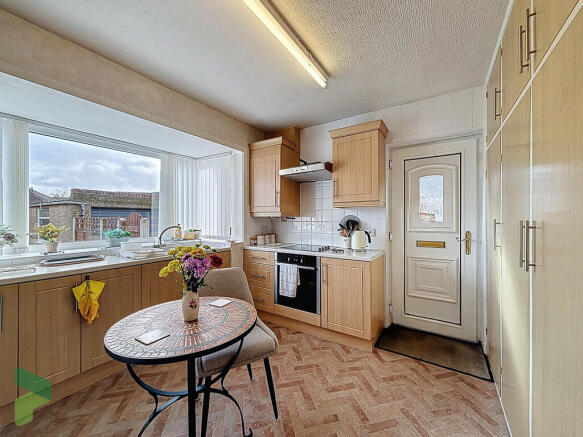 Fitted Kitchen/Di...