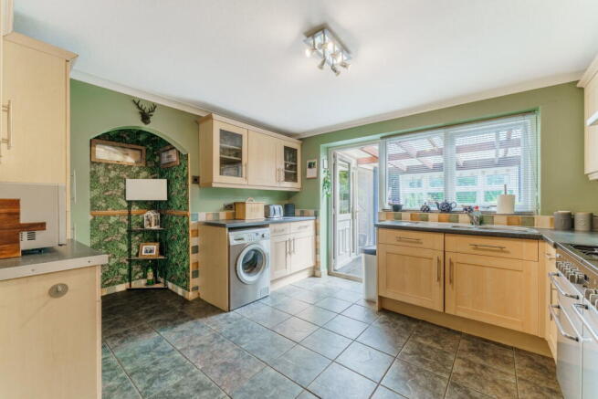 3 bed Semi-Detached for sale Image 6