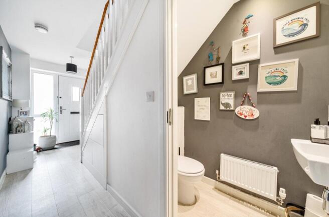 4 bed Detached to rent Image 9