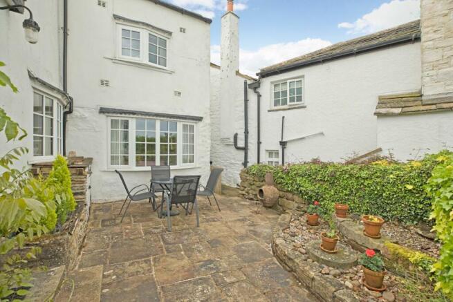 2 bed Cottage for sale Image 12