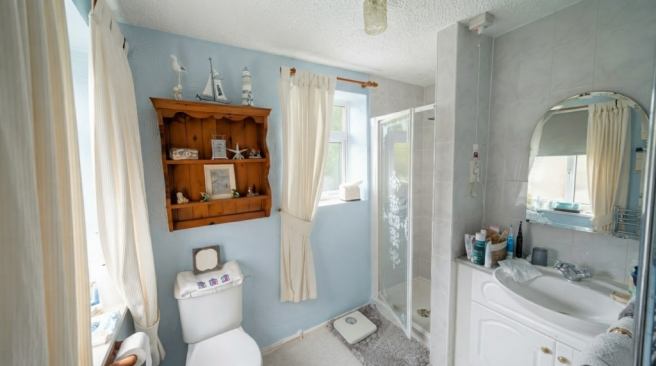 3 bed Semi-Detached for sale Image 11