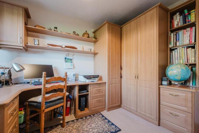 Bedroom/Study