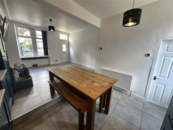 3 bed Terraced to rent Image 4