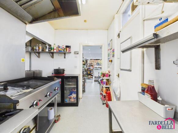 Prime Commercial Opportunity ¿ Fully Equipped Café