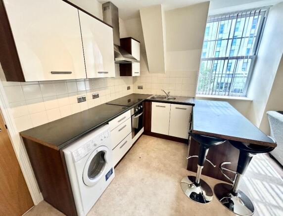 1 bed Flat to rent Image 2