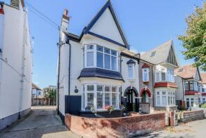 55b, Leigh Hall Road, Leigh-on-sea SS9 1QZ