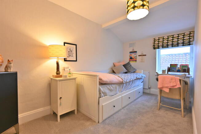 2 bed Terraced to rent Image 10