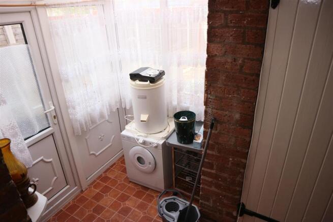 Conservatory/ Out house