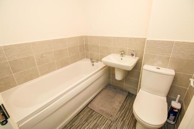 3 bed Semi-Detached for sale Image 10