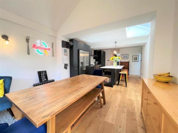 kitchen 3.jpg