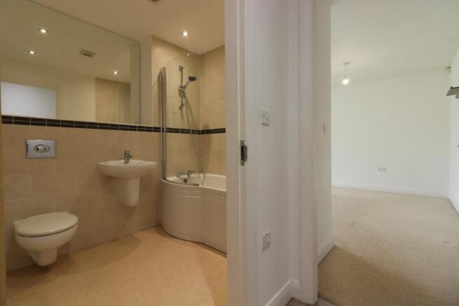 2 bed Apartment for sale Image 10