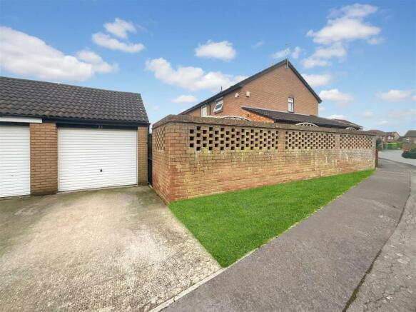 Garage & Driveway