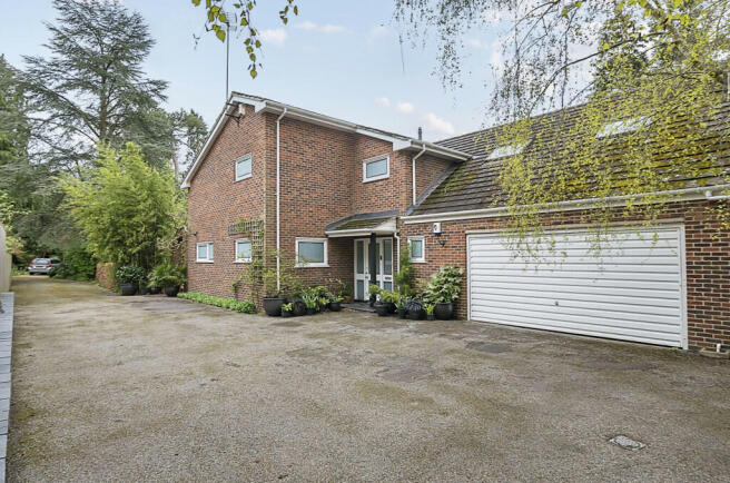 Garage & Parking