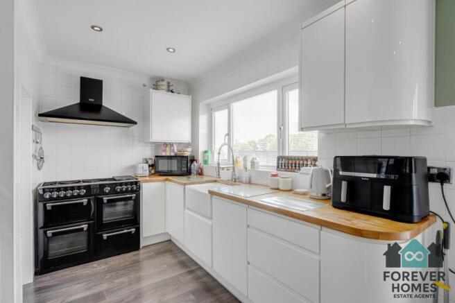 3 bed Semi-Detached for sale Image 4