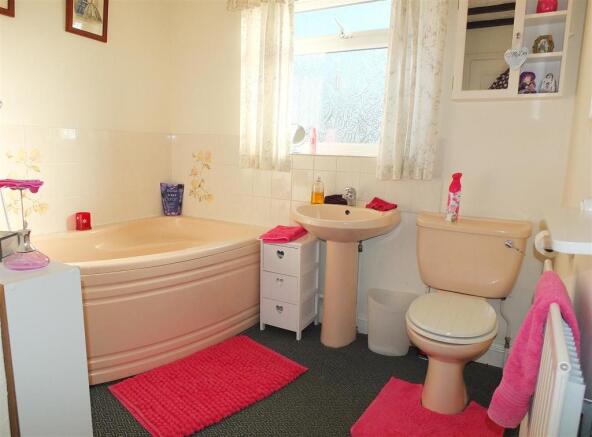 Bathroom.jpg