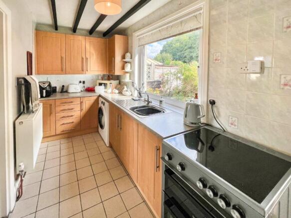 Westbury Road, BA14 photo 4