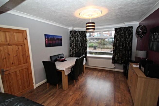 Lounge/Dining Room
