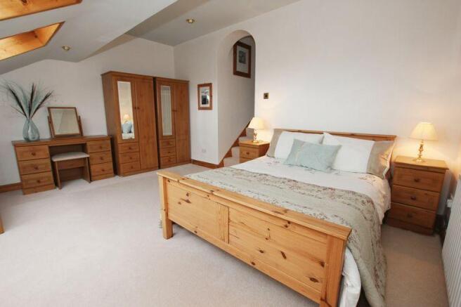 BEDROOM 5