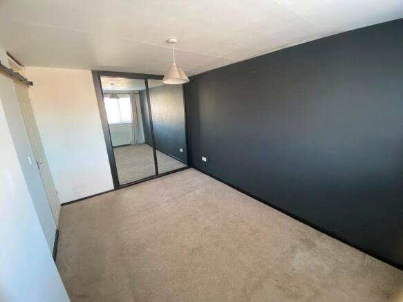 3 bed Terraced to rent Image 6