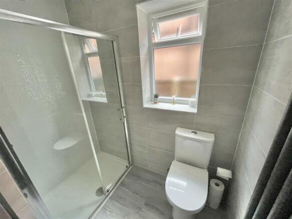 Shower Room.jpg