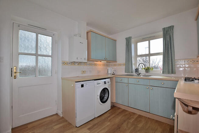 2 bed Semi-Detached Bungalow for sale Image 5