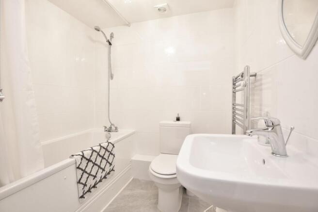 2 bed Flat for sale Image 9