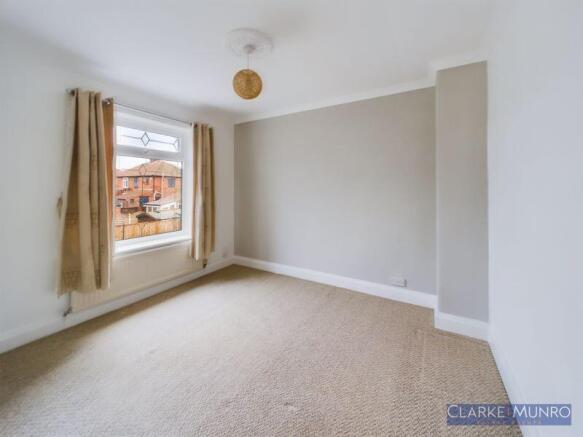 3 bed House to rent Image 7