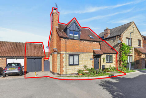 Manor Court, Middleton, LE16