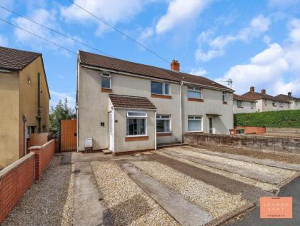 Bryn Dolwen, Bedwas, CF83