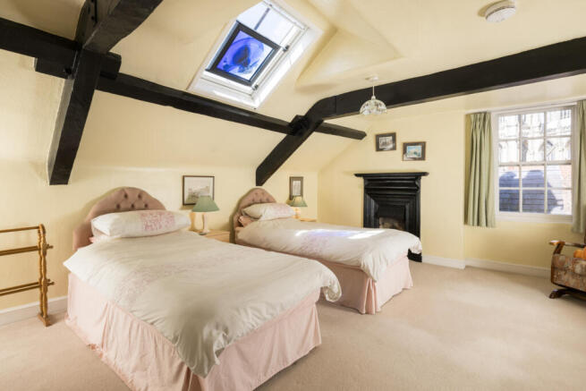 5 bed Terraced for sale Image 10