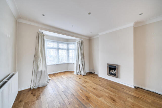 1446145-9-69de7e2...