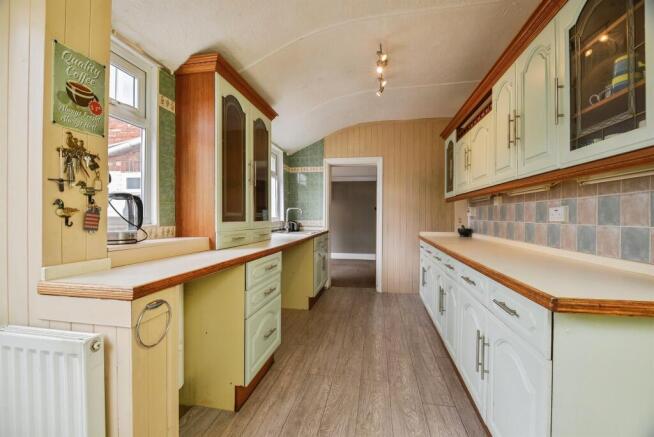 3 bed Semi-Detached for sale Image 6