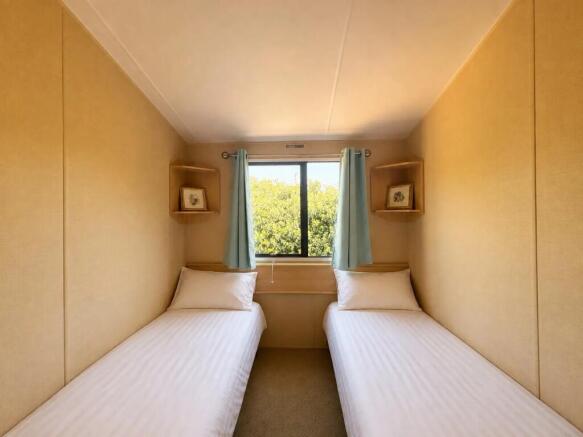 2009 Willerby Rio, Harts Holiday Park, Leysdown Road, Isle of Sheppey, Kent, ME12 4RG photo 4