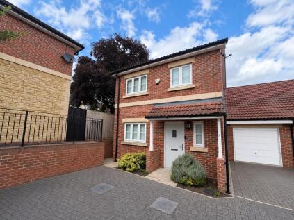 Elmhurst Gardens, TROWBRIDGE