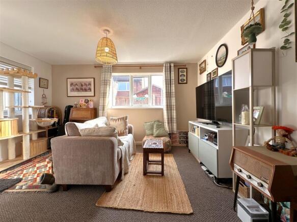 Lovely Living Space765