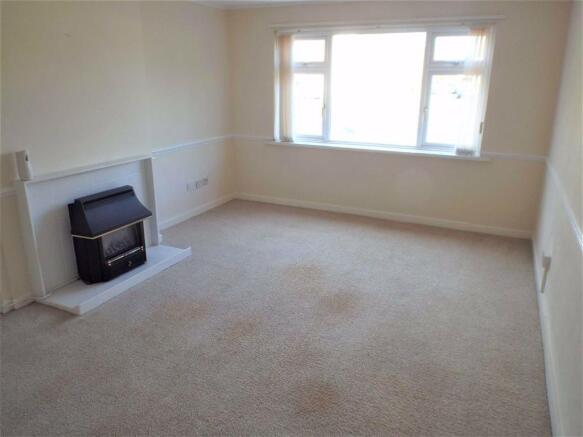 LOUNGE: