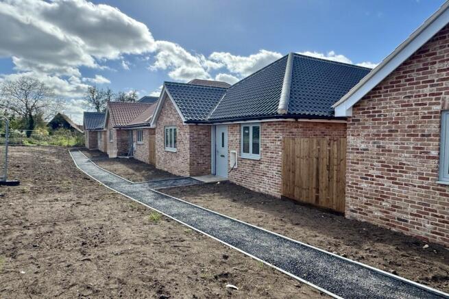Road frontage sce...